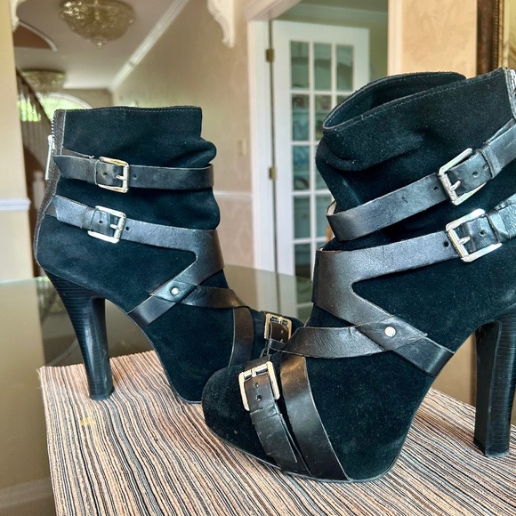 Michael Kors Tatum Bootie Black Suede with Leather Straps and Buckles Size 10M - Picture 1 of 6